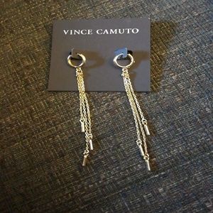 Vince camuto earrings gold tone